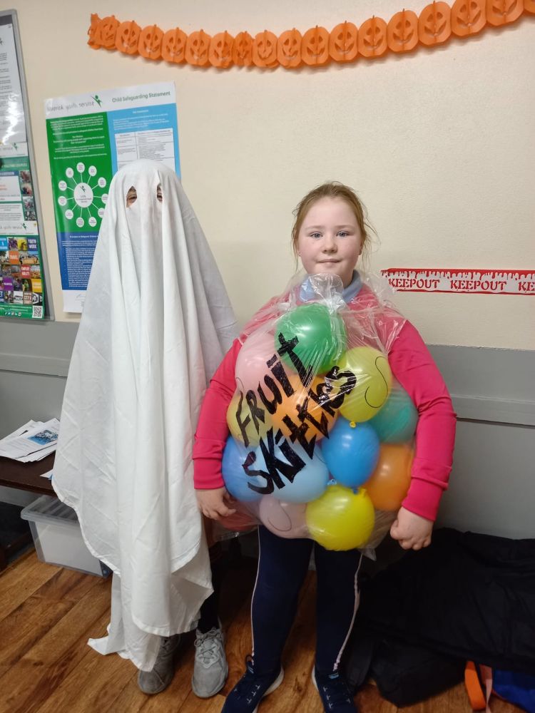 limerickyouth's tweet photo. Enroll with a Retail Skills Course, #Samhain in #Rathkeale & Lava Javas, #TrusteesWeek, the Christmas Shoebox Appeal & more in this week's #Infolink #limyouth #lys #ctc @ywirl @LimClareETB @iacto5 - https://t.co/24GJq5QDc2 https://t.co/cHigvesy9H