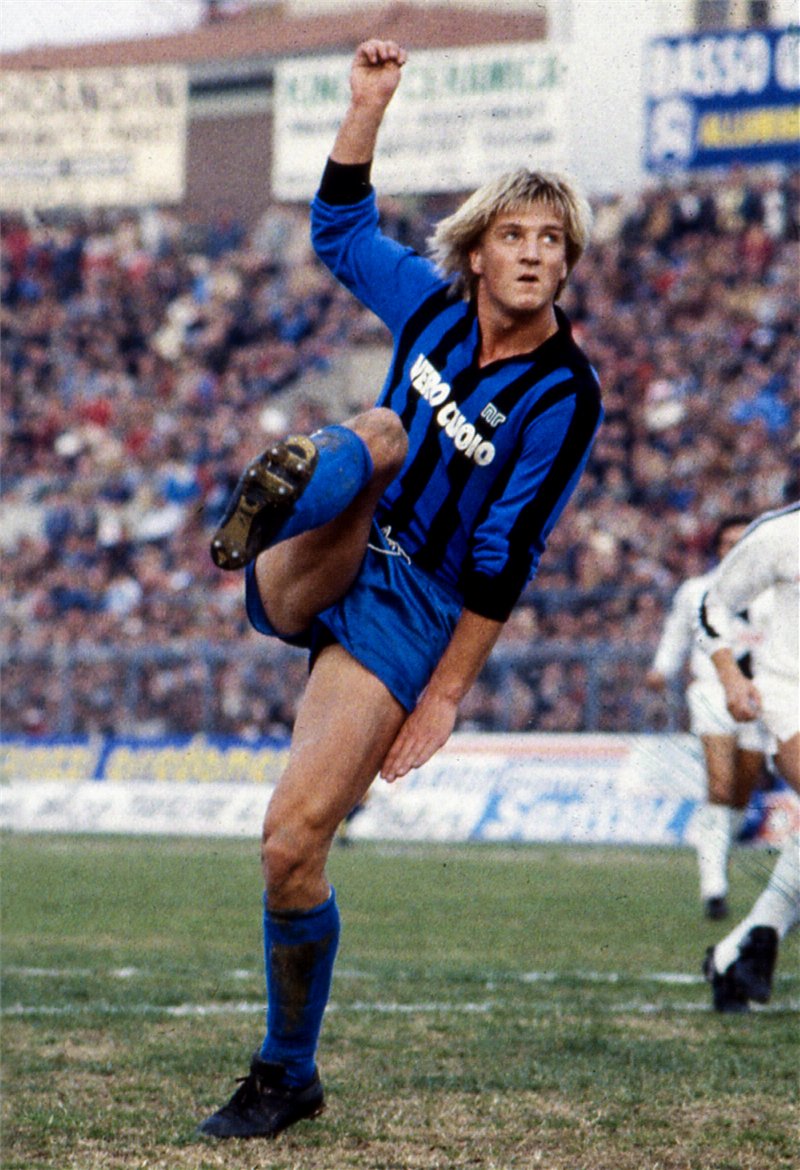 Wasserman wishes Wim Kieft (former player of a.o. <a href="/AFCAjax/">AFC Ajax</a> <a href="/TorinoFC_1906/">Torino Football Club</a> <a href="/PSV/">PSV</a>) a Happy Birthday! #TeamWass