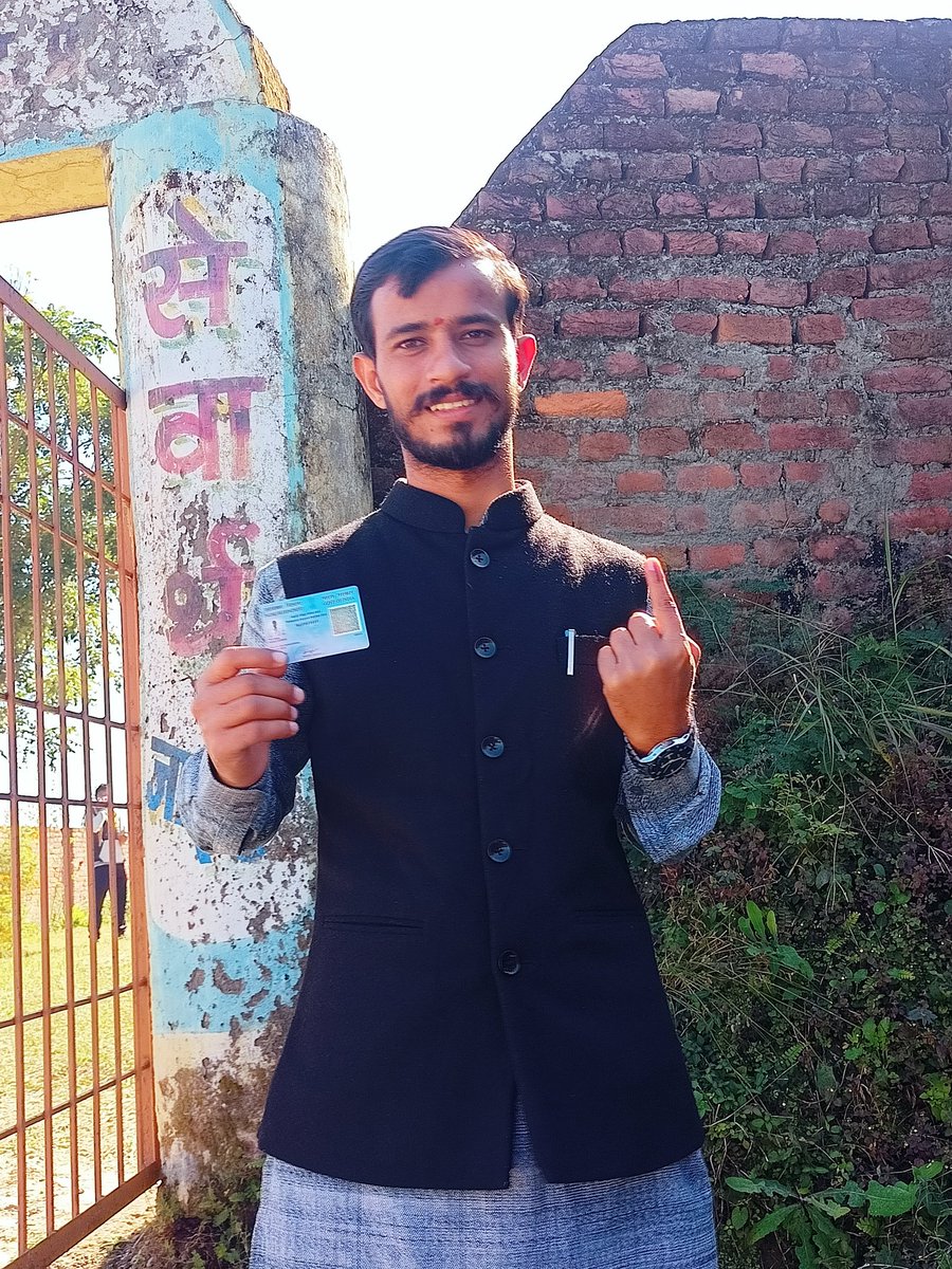 iamanrana663's tweet photo. Nation First, Voting Must

निर्वाचन क्षेत्र सुलह के  बूथ स० 118 भिल्ला मे विधानसभा चुनाव 2022 के लिए मताधिकार का प्रयोग किया !

मेरा वोट प्रदेश की उन्नति के लिए ।
#HPFirstVotingMust 
#votekregahimachal https://t.co/hBGvvvmIST