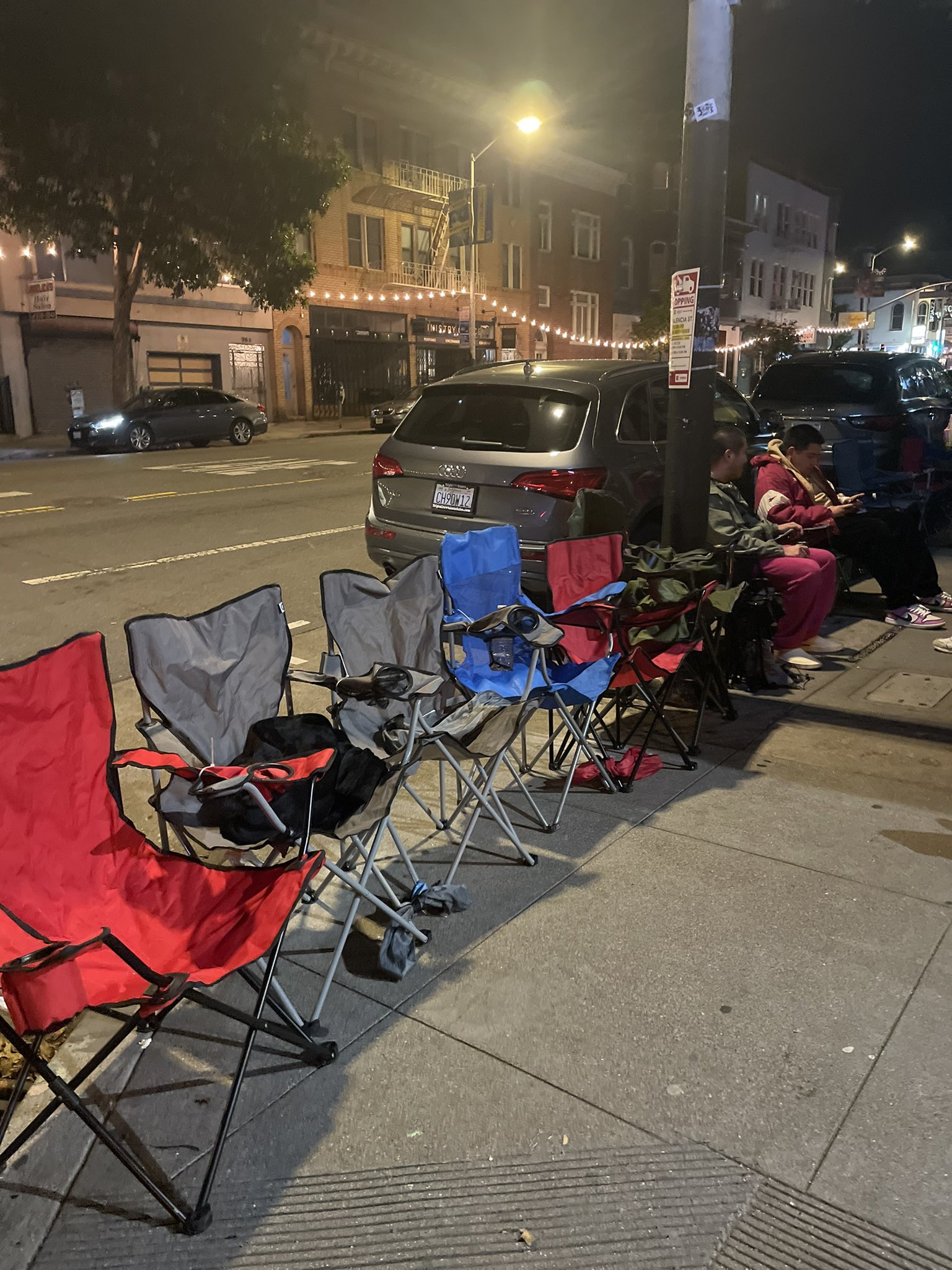 Ryan Chung on Twitter "Ghost chairs in full force. Things aren't like