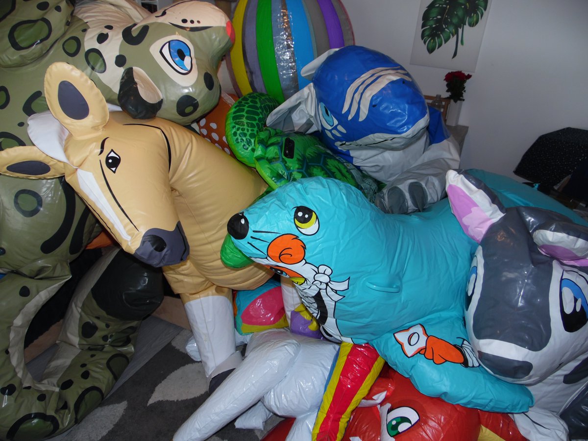 DerLACHS4's tweet photo. i did a thing
#squeakysaturday #inflatable #pooltoys #defaltion https://t.co/EkC5I8q5c6