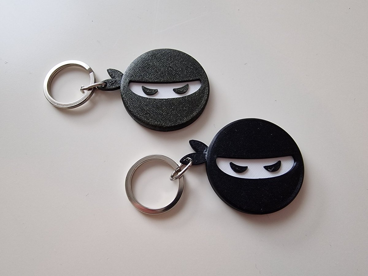 The only two Ninja keychains from @waldo1001's batch he printed for me to give away at Directions EMEA2022 are now officially gone. My daughters went bananas when they saw them.
Next stop: Directions... US, Asia? Let's see.