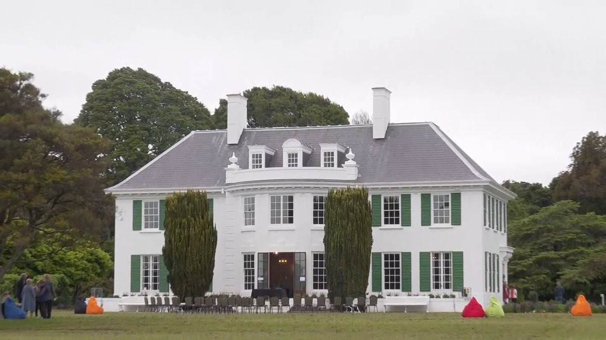 Invercargill homestead reopens after nearly a decade
1news.co.nz/2022/11/12/inv…