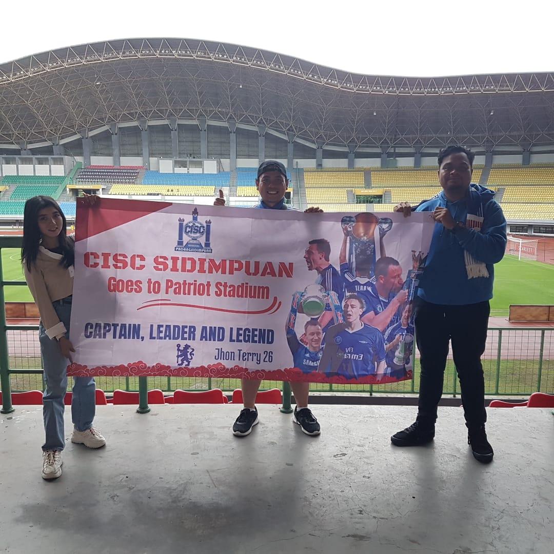 Tiga member CISC Padangsidimpuan sudah tiba di Patriot Stadium utk menyaksikan team Terry vs team Nesta. #ThisIsCISC #ThePrideOfCISC