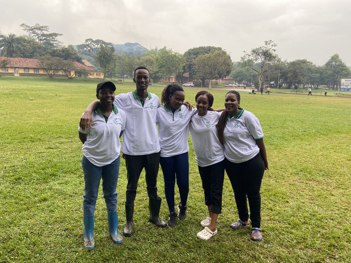 TBayonjo's tweet photo. Saturdays are for averting waste.  Not even the weather can stop us🥰#TubeBayonjo https://t.co/4xu3rj9MYm
