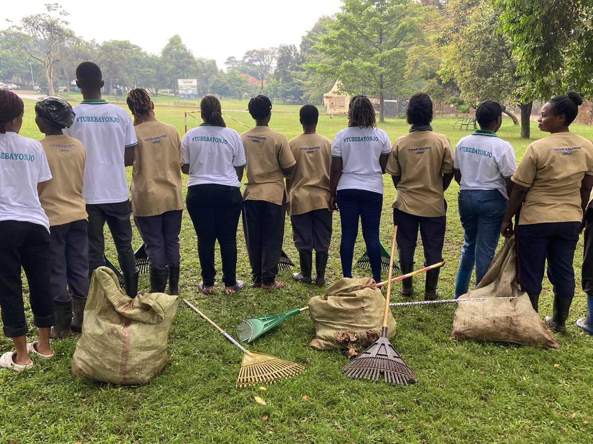 TBayonjo's tweet photo. Saturdays are for averting waste.  Not even the weather can stop us🥰#TubeBayonjo https://t.co/4xu3rj9MYm