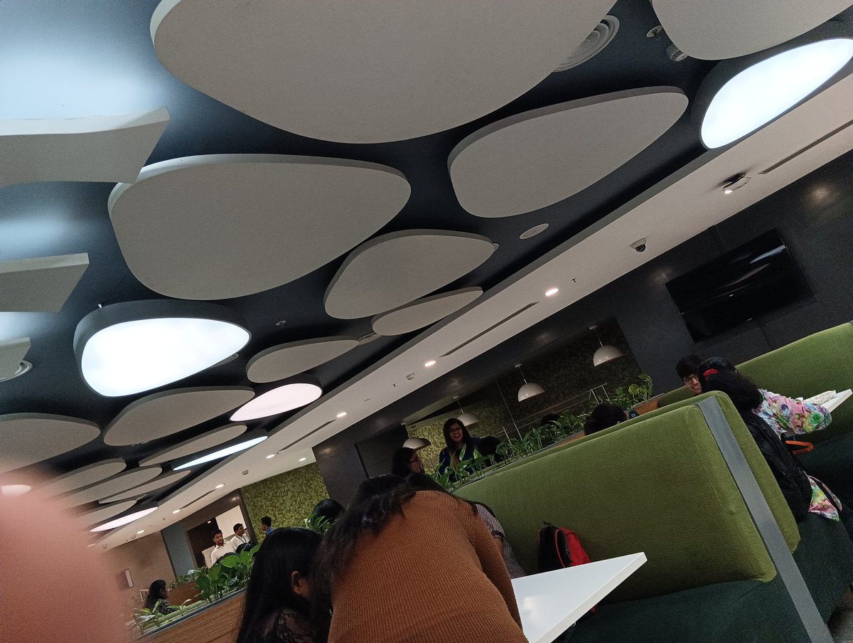 _janvi__10's tweet photo. Our very first lunch at microsoft.... Looking forward to more😂
Ps:- looks tasty and its actually tasty🤤🤤
#communityday #mscigdtuw #azuredevday https://t.co/Z91XoIFAY2