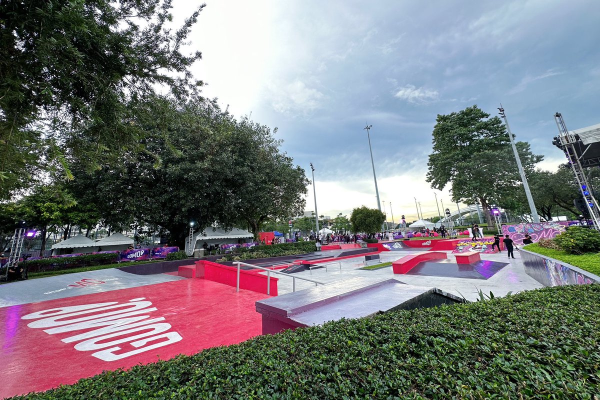 gomo_ph's tweet photo. Awesomeness is brewing here at @_CircuitMakati for the biggest GOMO Skate Park event yet! 👌 Are y'all excited? 

#ThatsMoLikeIt #PullOutTheStops https://t.co/tnK3141U5E
