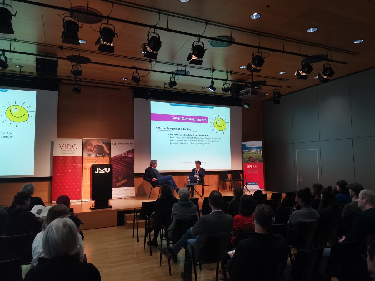 Guten Morgen aus dem Festsaal der <a href="/jkulinz/">JKU - Johannes Kepler Universität Linz</a>, in den Vormittag starten wir mit einem #Dialog zwischen Erwin Künzi von @austriandev und Andreas Obrecht von <a href="/OeAD_worldwide/">OeAD</a> mit ihrer Sicht auf die internationale #EZA und ihrer praktischen Umsetzung #globalinequality
