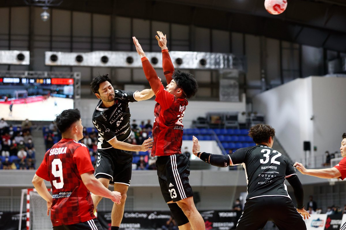 ZeekstarTokyo's tweet photo. #ジークスター東京 🆚 #トヨタ車体、31-26で勝利‼

4連勝‼‼

#zeekfreak のみなさま、会場で📺で応援ありがとうございました‼‼‼

試合後💬や📸、🎦などお待ちください☺

#gozeek1112
#全力
#東京から頂点へ
#ハンドボール
#JHL https://t.co/ZHT83StxRZ