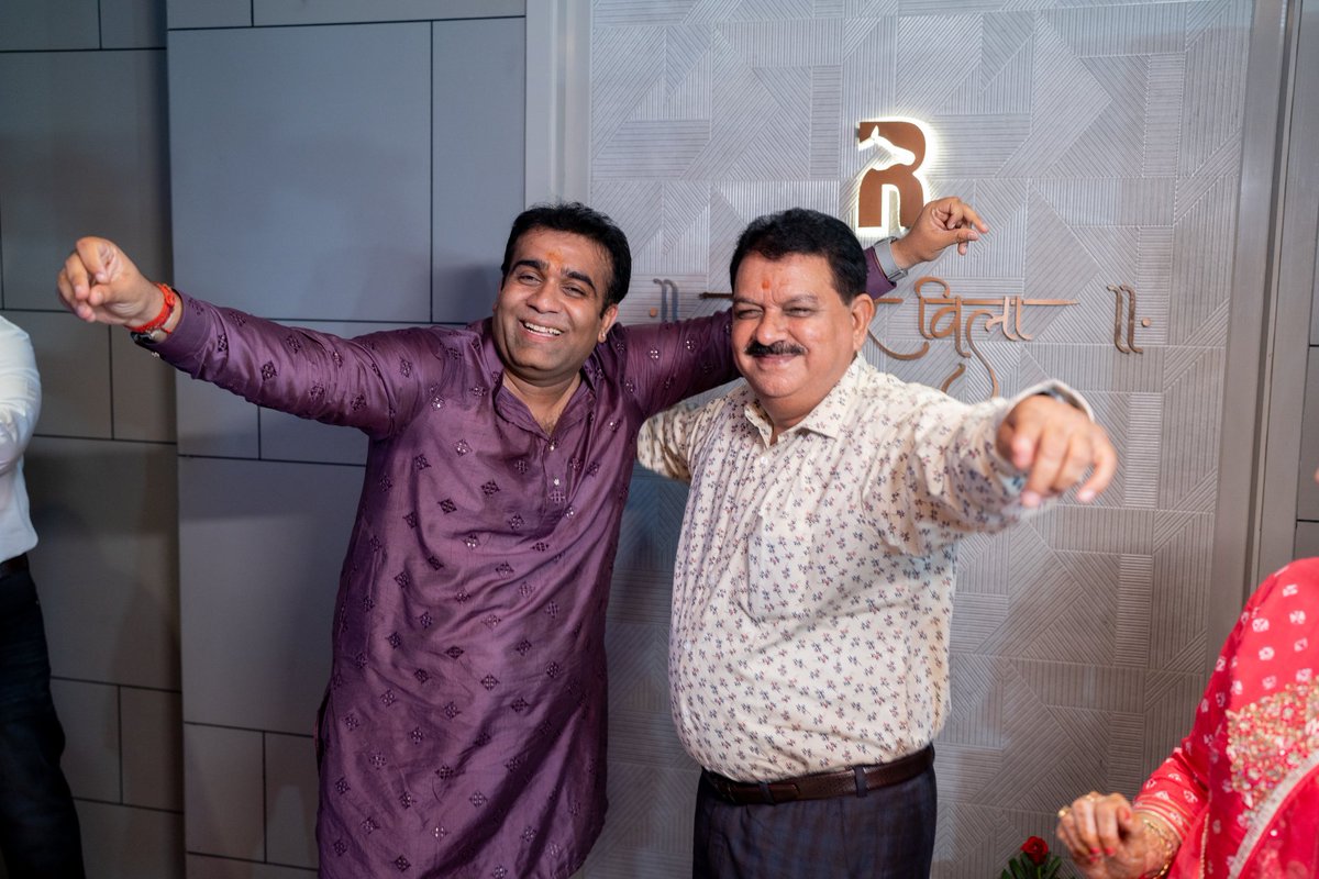 sankhala_darsh's tweet image. गृह प्रवेश में आयोजित भजन संध्या के कुछ दृश्य।।
#Darshan #darshansankhala #home #raamapeer