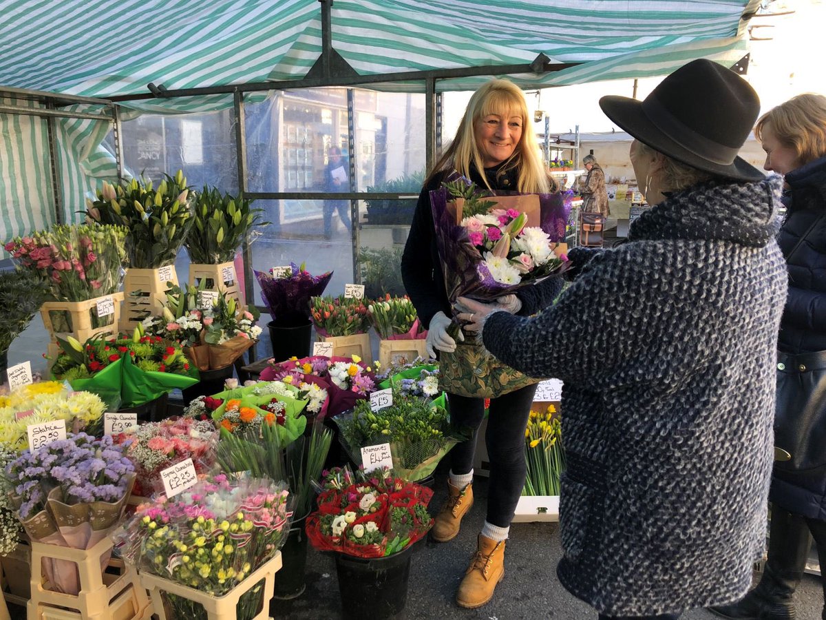 • Plant Your Bulbs •

Spring maybe the furthest thing from your mind right now unless you are a keen gardener and then you will be thinking about your Spring bulbs. Pop down to our Thursday Market and check out the amazing selection on bulbs.

#wetherby