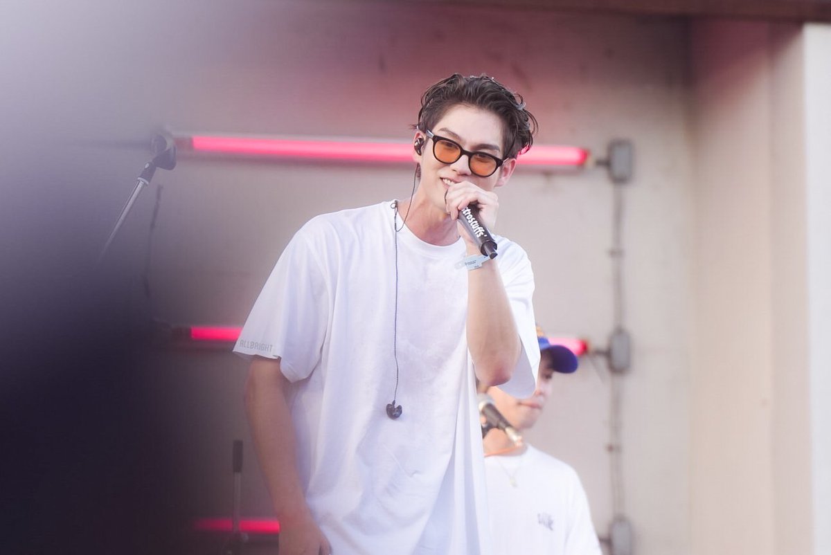 allbright_ofc's tweet photo. ฮอตยิ่งกว่าอากาศ ก็พี่เขานี่แหละค่ะ

ขอบคุณบ้านติ่งนนนที่ถ่ายรูปมากฝากด้วยนะคับ เบิ้บบู @TingNanon 

#CatExpo9 
#bbrightvc https://t.co/fxHKDhlyQM