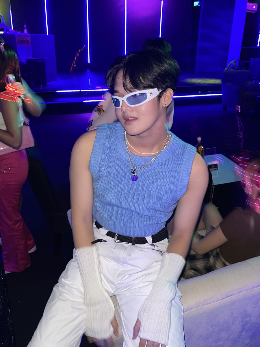 dave 🫂 tweet media