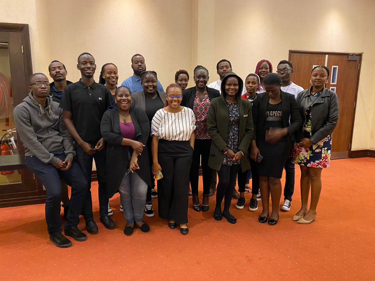 MrInfluencerUg3's tweet photo. You're looking at the future of advertising. The #YoungSilverbackCompetition is the ultimate opportunity for young creatives to showcase their skills and talents.
#SilverbackAwards
#UAA
#AdvertisingInUG https://t.co/fsYePjfDgz