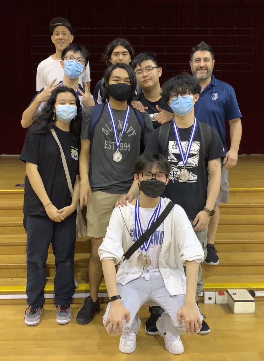NoahkahanTours's tweet photo. Such an amazing week of robotics with the #VEX #SAISRobotics team! Capped it off with a silver🥈 place finish at #SingVEX championships🤖First time competing! So proud of our team and their dedication, it all paid off💰@SAISSingapore #SAISRocks https://t.co/sPe5mXjTIc