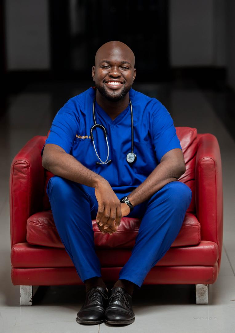 EAtsrefi's tweet image. A whole medical doctor #UHASMED22 #GODDID22