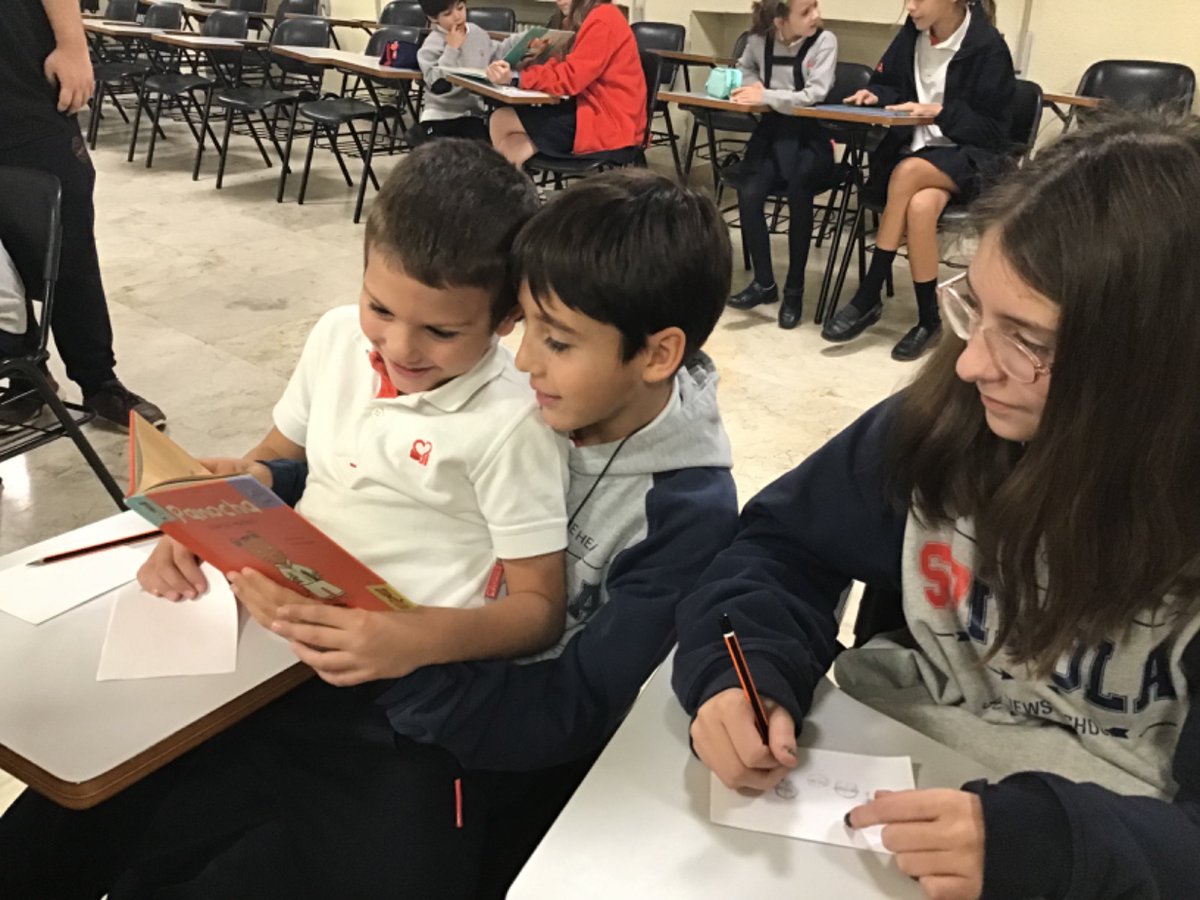 colegiospinolam's tweet photo. Seguimos avanzando en la lectura con nuestros #padrinos. Da gusto aprender y hacer amigos.
#saliraserhogar https://t.co/MVkYjL0gw9