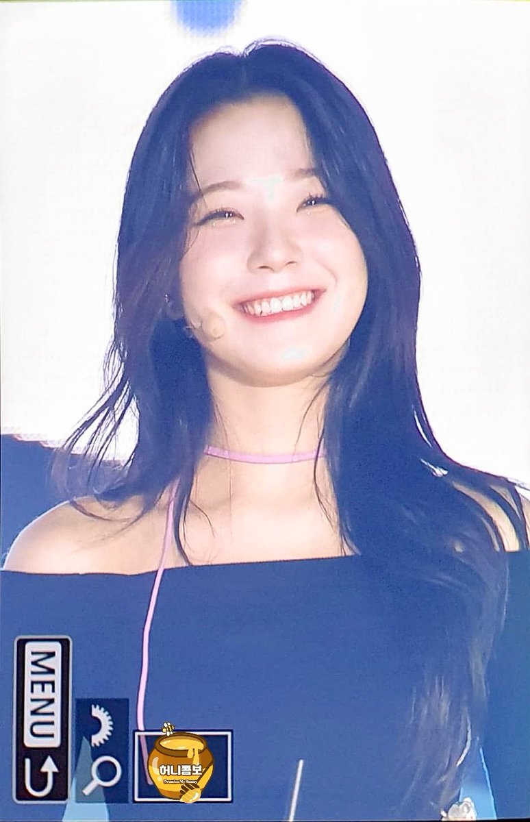 Heonycombo's tweet photo. 221112 프리뷰
담에 보자구 지헌아❤️

#fromis_9 #프로미스나인 #백지헌 #지헌 #JIHEON https://t.co/712C5dUs2j