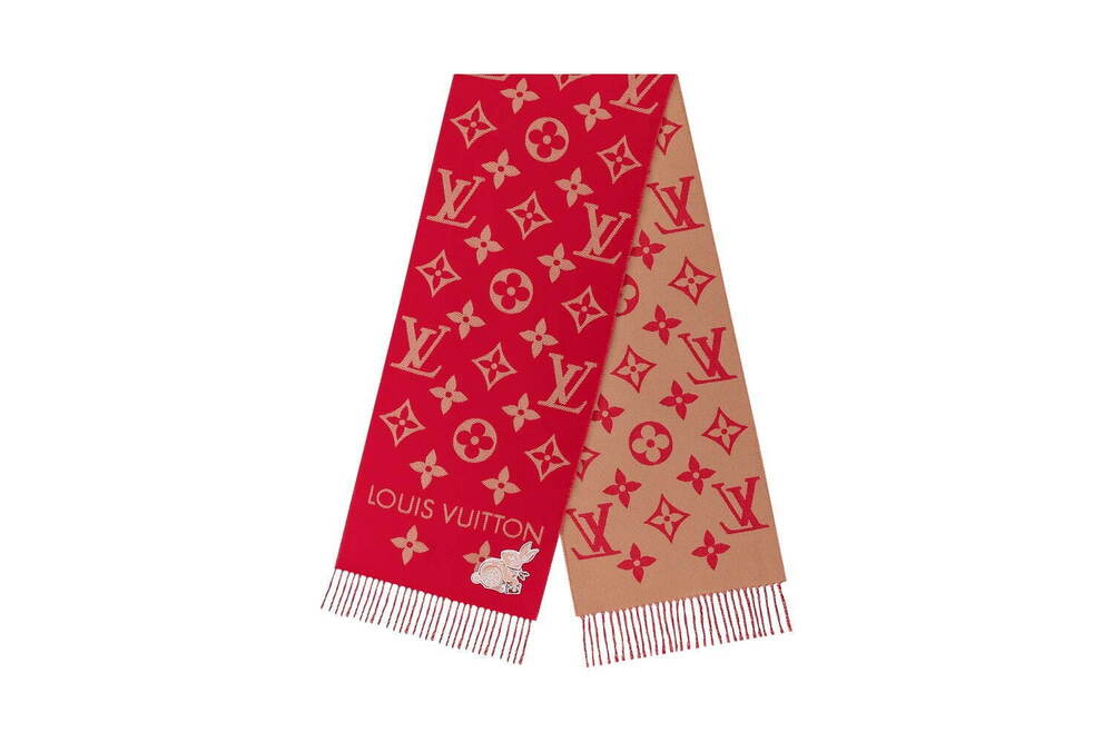 Fashion Press on Twitter: "ルイ・ヴィトン23年干支「うさぎ」を描いたスカーフ、真っ赤なマフラー＆ビーニーも