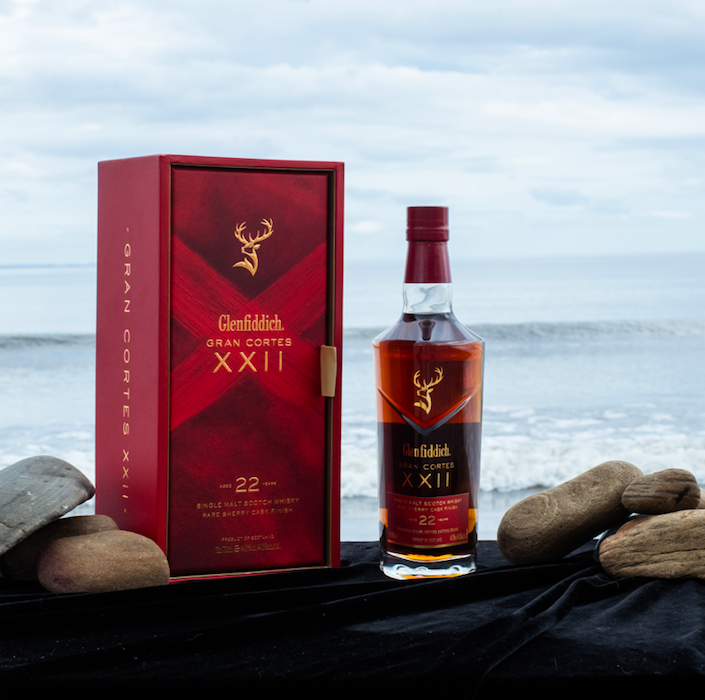 Glenfiddich Gran Cortez XXII 22年　箱付き Glenfiddich Gran Cortes XXII 22 yo whisky is far from ordinary. To