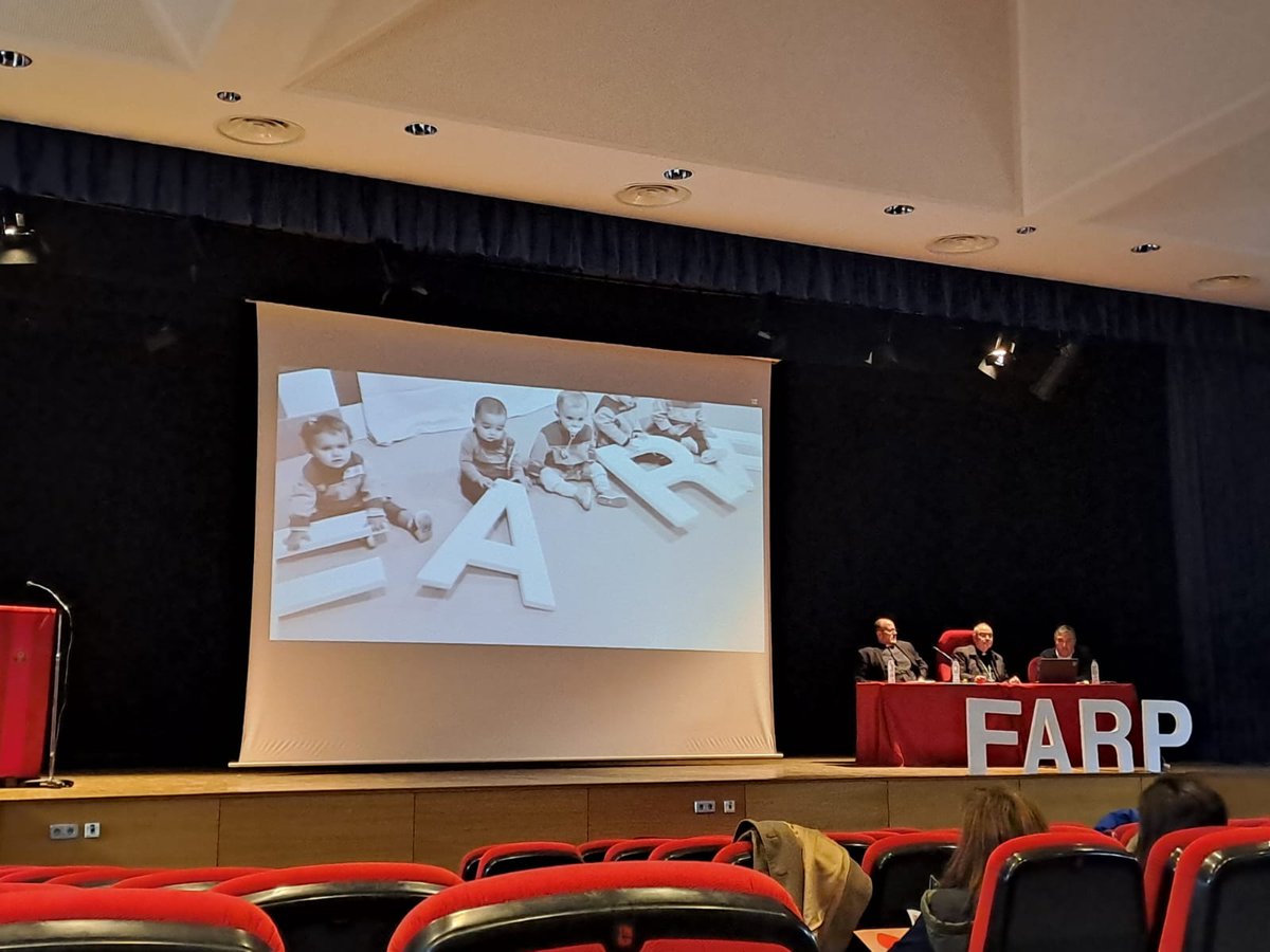 Da comienzo el encuentro de profesores de los colegios diocesanos con la oración preparada por el <a href="/ColegioSEM/">Colegio Santiago el Mayor</a>