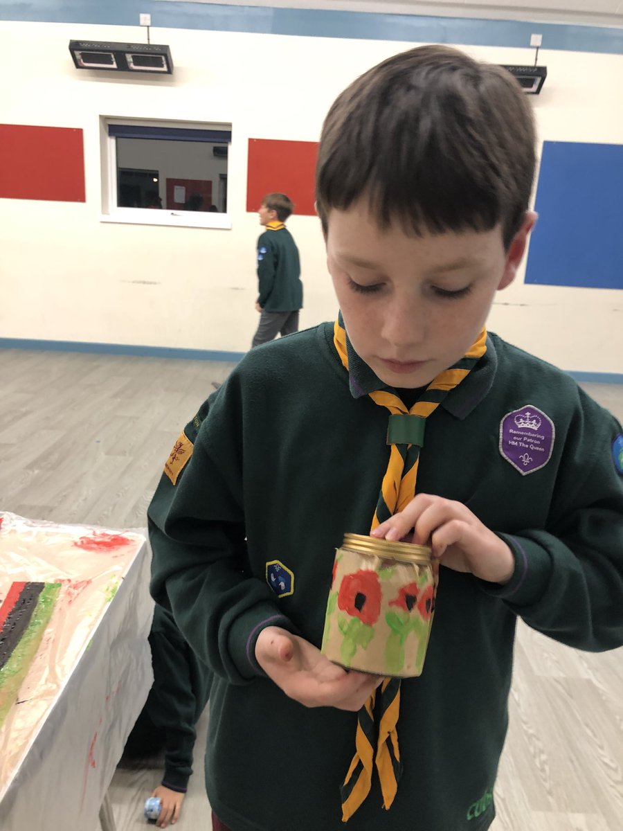 1stSomerton's tweet photo. Cubs have been making remembrance lanterns this week. https://t.co/AxW7iwhqfL