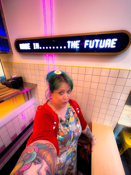 greetings from… the worldddd of tomorowwww