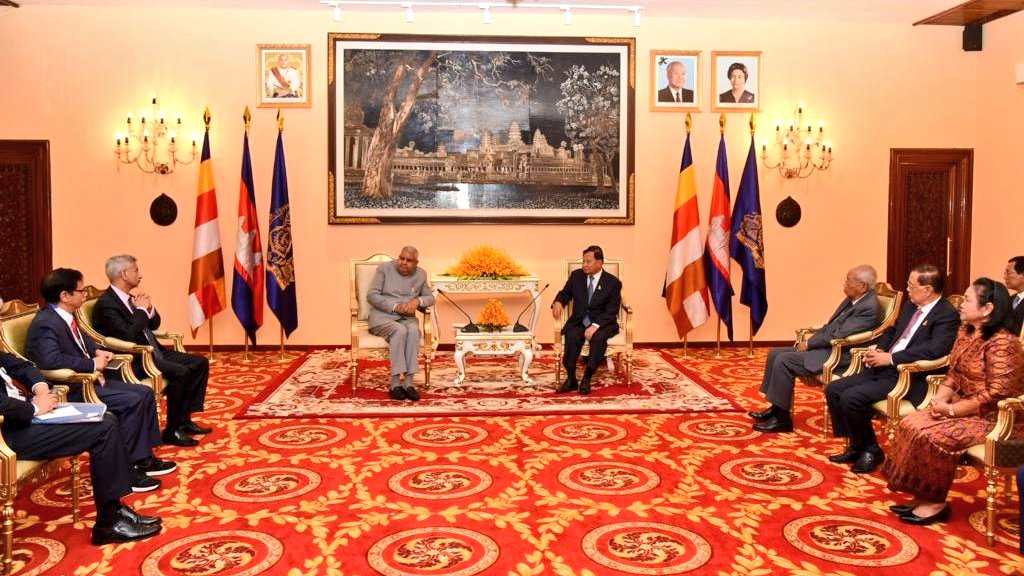 Vice President Of India On Twitter In An Amiable Meeting With Samdech vice-president-of-india-on-twitter-in-an-amiable-meeting-with-samdech