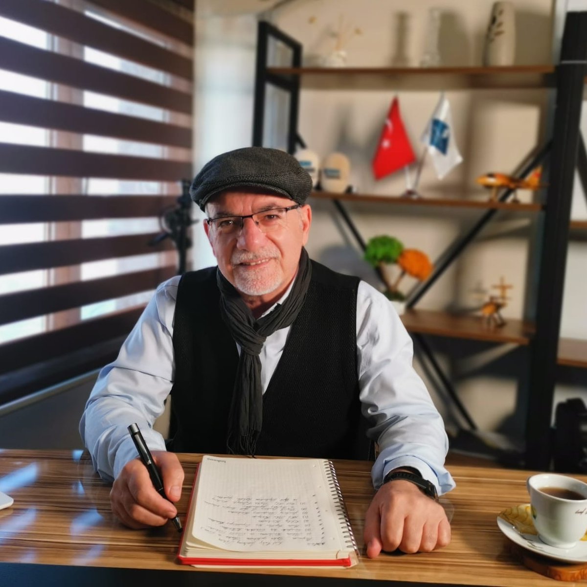 TokayBt's tweet photo. İzmir ofisimizde markalarımız için çalışmaya devam ediyoruz.. https://t.co/Si2s56LM5F