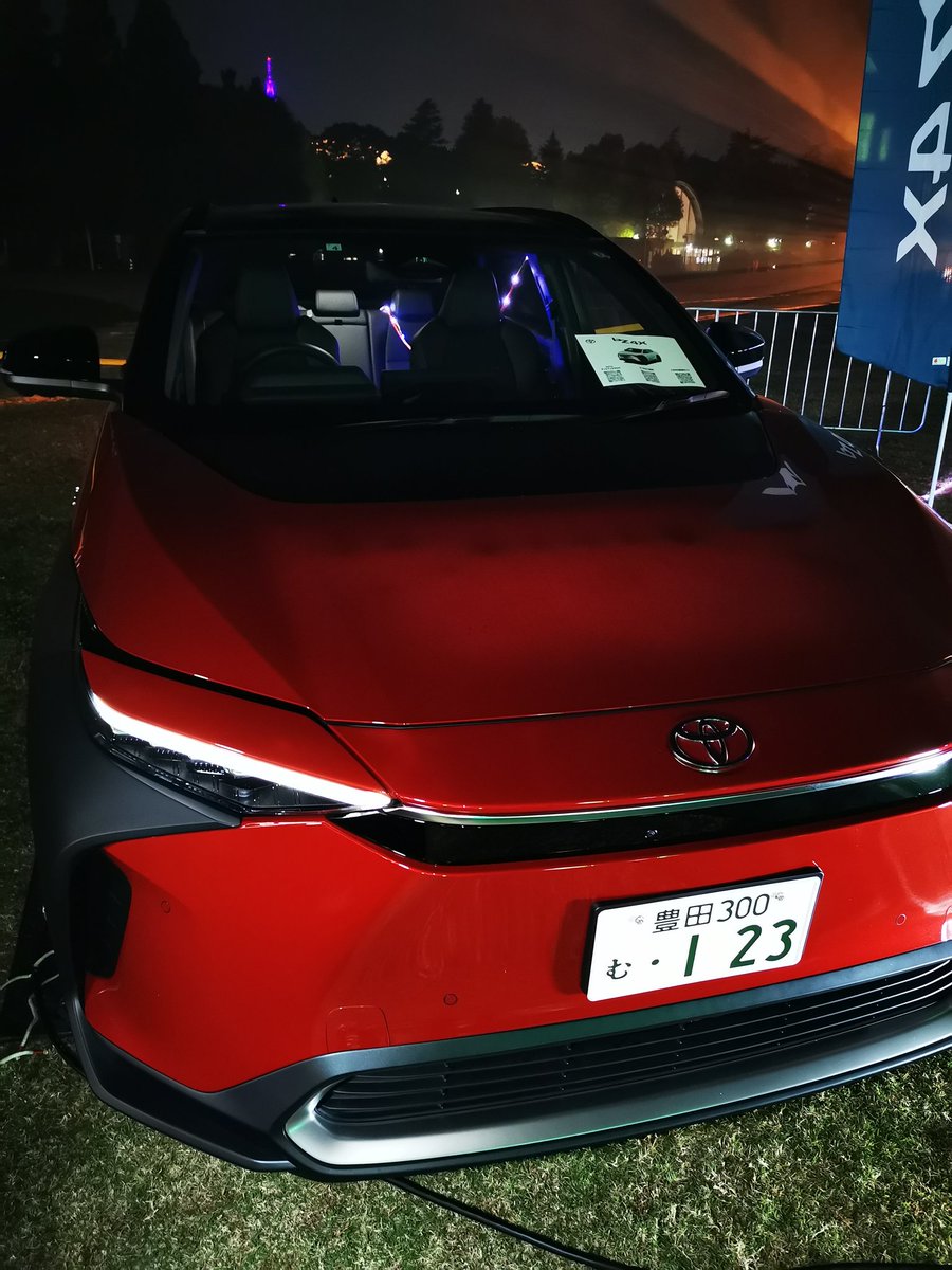 piroshk1's tweet photo. bz4xとまってた

#Cpod
#tokyolights2022
#クルマ給電 https://t.co/oDh9Wa8JKb