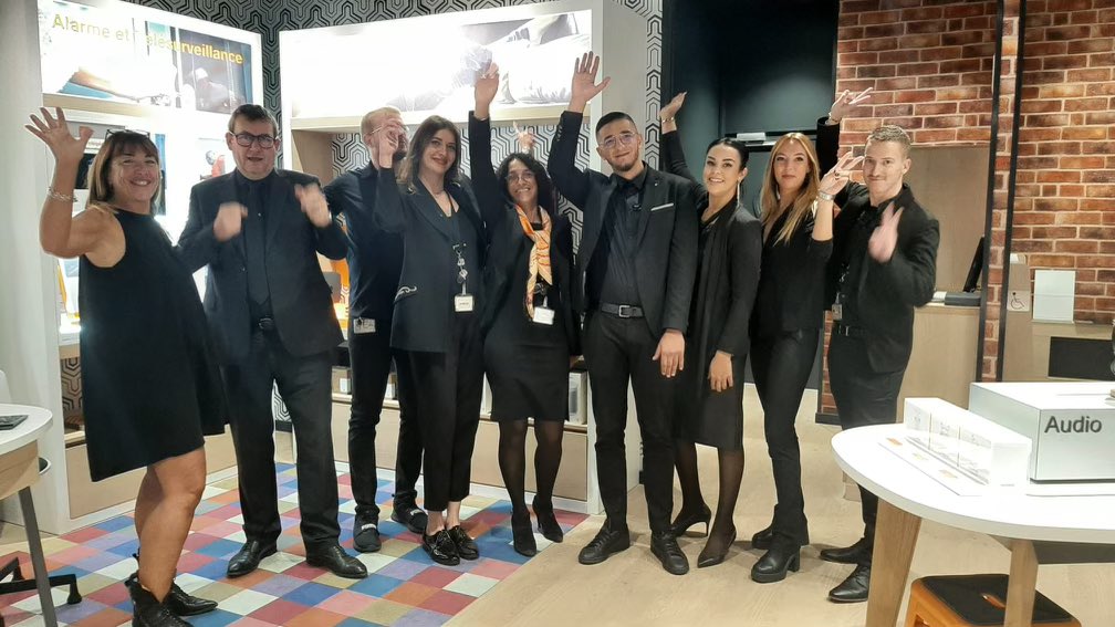Duprez95070802's tweet photo. Bonjour à toutes et à tous ! C’est avec un immense plaisir que nous vous invitons à découvrir notre nouveau SmartStore #Orangepaca #Gassin tant attendu au #golfedestropez une visite s’impose ! L’équipe vous y attend dès aujourd’hui. @chrisfresnel @vincentparisot https://t.co/qjoiAJFGbi