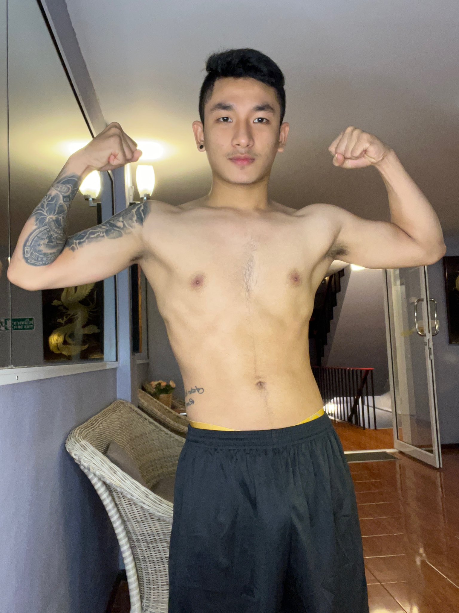 15M MASSAGE on Twitter "หนุ่มหล่อประจำสาขา https //t.co/nOPQyfxQtS