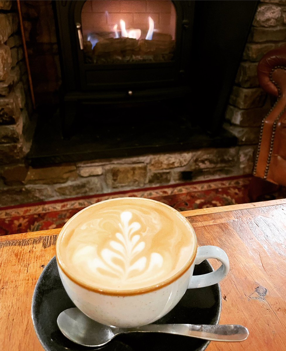 We’re open for coffee all day everyday. We offer a full range of the favourites made with freshly ground beans. We also have a selection of teas available ❤️☕️🫖 #lovetea #lovecoffee #coffee #teatime #coffeelover #fireplace #youngspubs #youngspublife