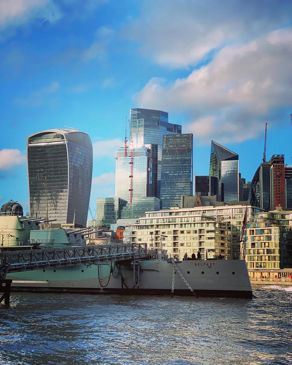 GGHotels's tweet photo. Thank you to another lovely GGH member who sent us these gorgeous photos of Tower Bridge and HMS Belfast in the late Autumn sunshine on Armistice Day yesterday…lest we forget ❤️
#lestweforget🌹 #armisticeday #towerbridge #hmsbelfast #autumnsunshine #evocative #london #grateful https://t.co/hbemqjlqg9
