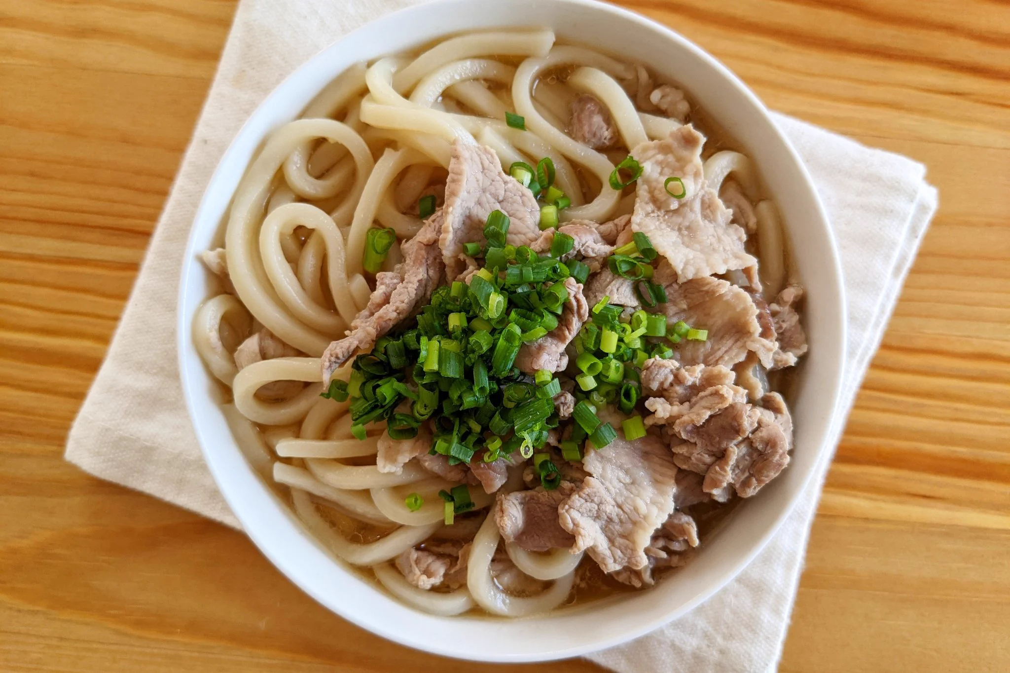 満足感もバッチリ！あっという間に「豚しゃぶうどん」。