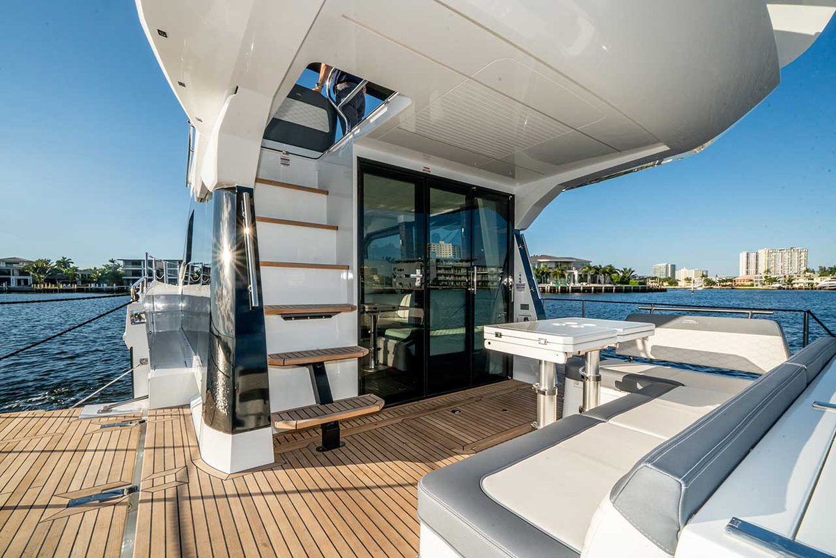Approved Boats News - Nov 2022 - A fantastic opportunity to purchase this great yacht postly.app/1Wdn #approvedboats @approvedboats #galeonyachtsuk #galeon400fly #400fly #yachtsales #boatsales #yachtbrokerage #boatbrokerage #theyachtbrokers #yachtbrokers #boatbrokers