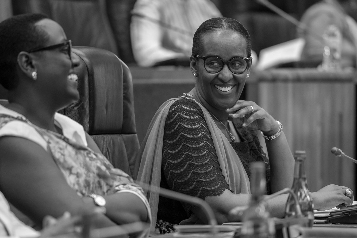 FirstLadyRwanda's tweet photo. Uyu munsi, Nyakubahwa Madamu Jeannette Kagame, akaba n'Umukuru w'Umuryango @UnityClubRw Intwararumuri yifatanyije n'abanyamuryango ba Unity Club, Abarinzi b'Igihango, Urubyiruko n'abandi bayobozi bitabiriye Ihuriro Ngarukamwaka rya 15 rya Unity Club kuri @RwandaParliamnt. https://t.co/Rw86qXTytG