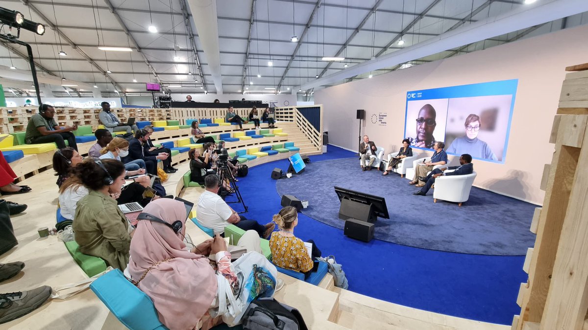 CarlaMontesi's tweet photo. 🌽 Agriculture is affected by climate change but also contributing to it. 

🟢This is why #FarmtoFork strategy aims to shift toward sustainable food systems, working with small farmers and #local actors to unlock the green transition.

#EUatCOP27 #GlobalGateway @EU_Partnerships https://t.co/Duat84m7jr