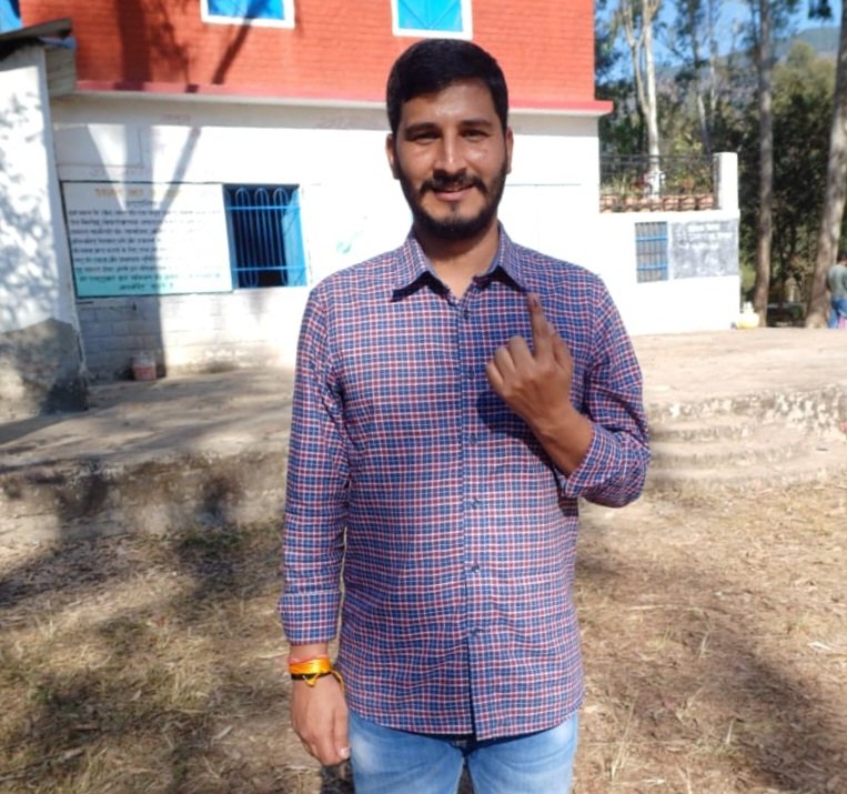 abvphp's tweet image. ABVP CWC Member @KomalVekta and National Social Media Convenor @ashishkksharma have voted. Have you? Go and cast your vote fast.

#HPFirstVotingMust
#VoteKaregaHimachal