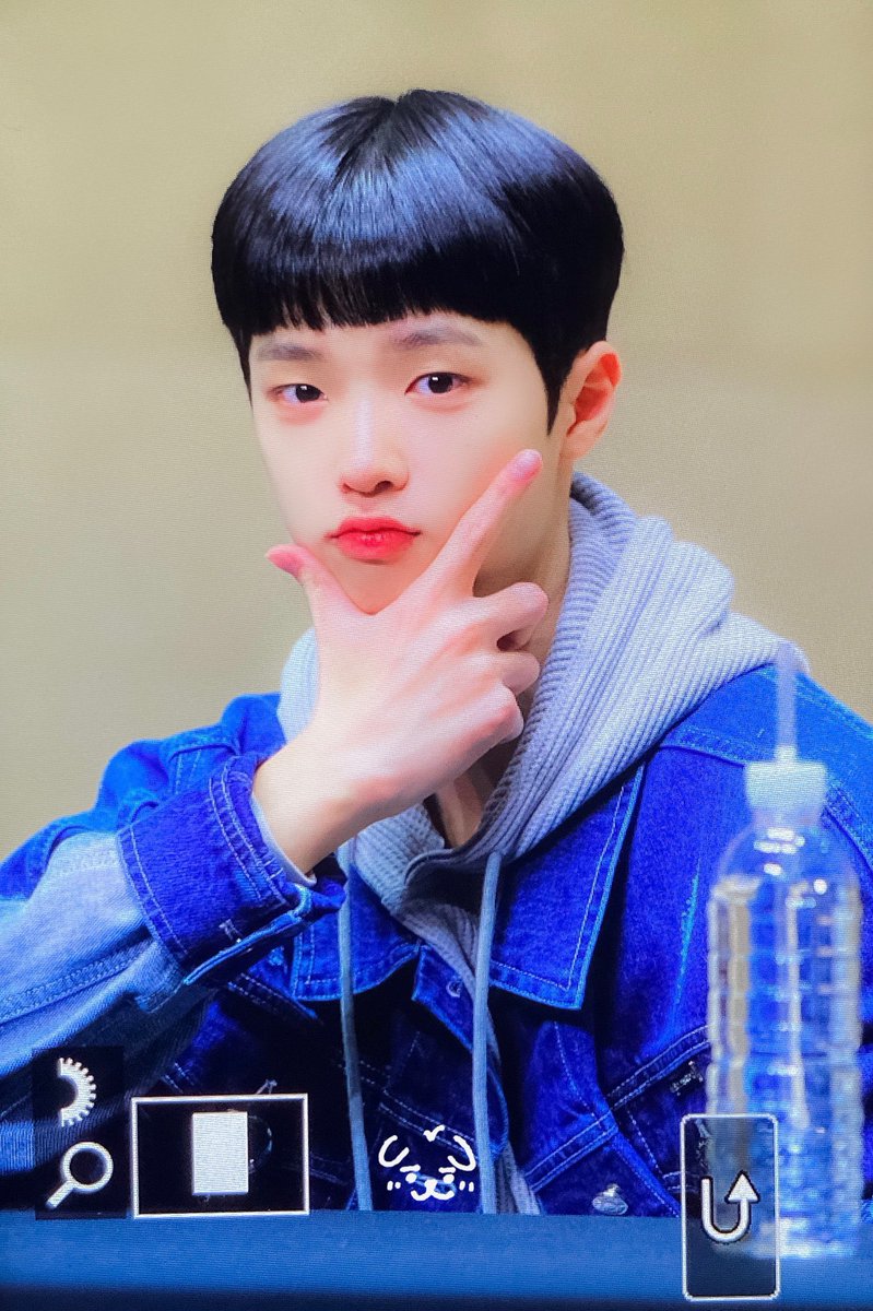 BOLD_0909's tweet photo. 221112

사람이 어떻게 이러케 잼민

#미래소년 #MIRAE #동표 #손동표 https://t.co/3ZcRS4ihs3