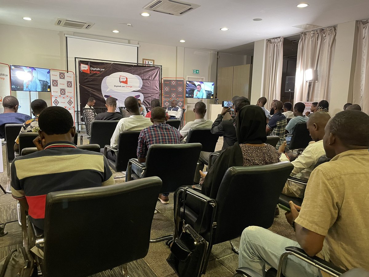orangeguinee_gn's tweet photo. Restez connectés, le #Digitalk c’est dans un instant autour du thème « Les enjeux de la transformation digitale dans le secteur des télécoms ».
#OperateurDigitalEngagé #OrangeVousAccompagne #DigitalkOGN https://t.co/HaH9VuZbDw
