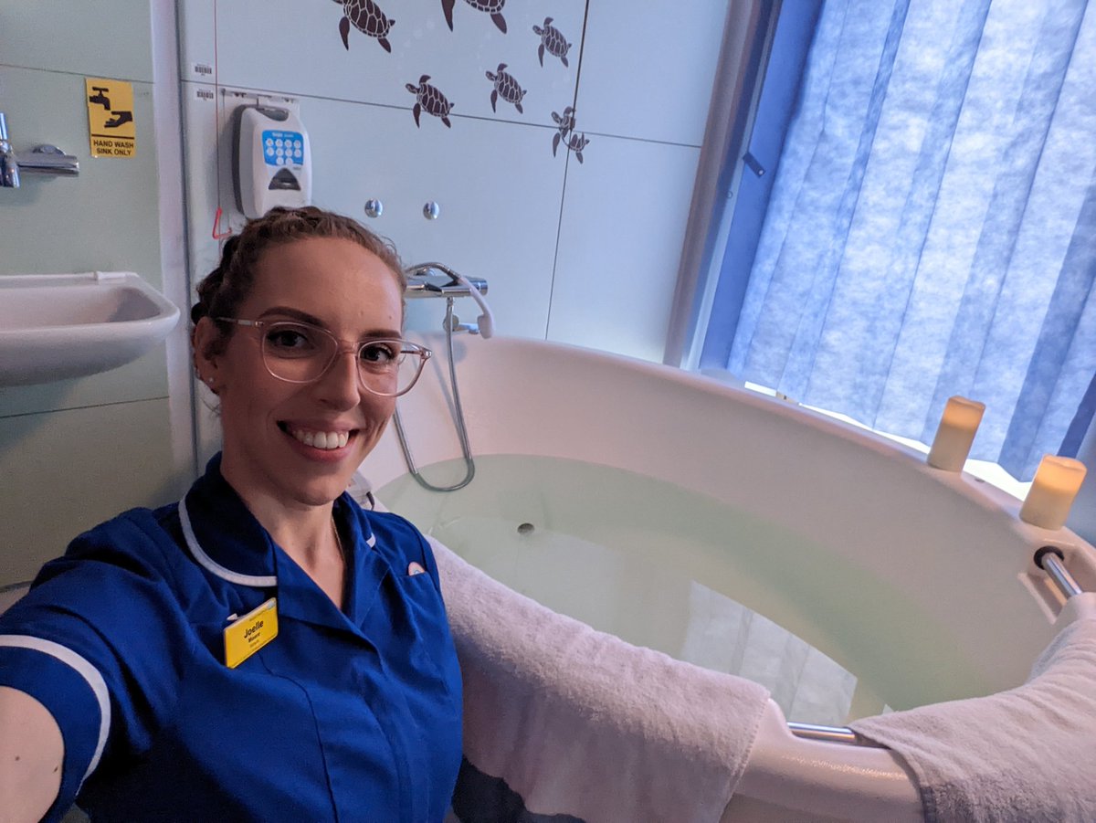 MidwifeJoelle's tweet photo. Wish I was actually supporting a birth in here today! If anyone wants to pop in and see the unit, we are doing tours for midwives and students wishing to join us here at Walsall 💖 @WalsallHcareNHS @laurapa89282238 @loflahertymw https://t.co/atr63pTFka