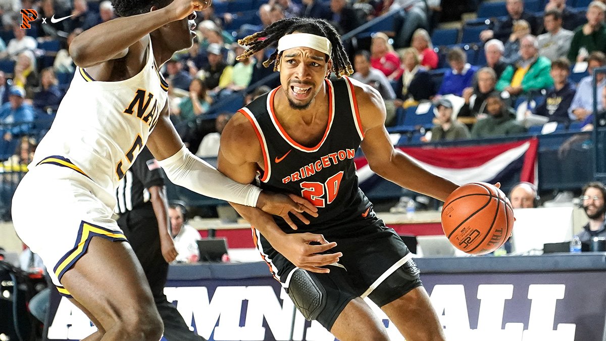🇬🇧 Tosan Evbuomwan finishes with 15 PTS (7-10 FG, 1-4 FT), 9 REB, 5 AST as Princeton's comeback (-20 at the half) falls short (74-73 Navy). The reigning Ivy League POY posted a 22/7/3 line earlier this week against Hofstra in another tight loss.