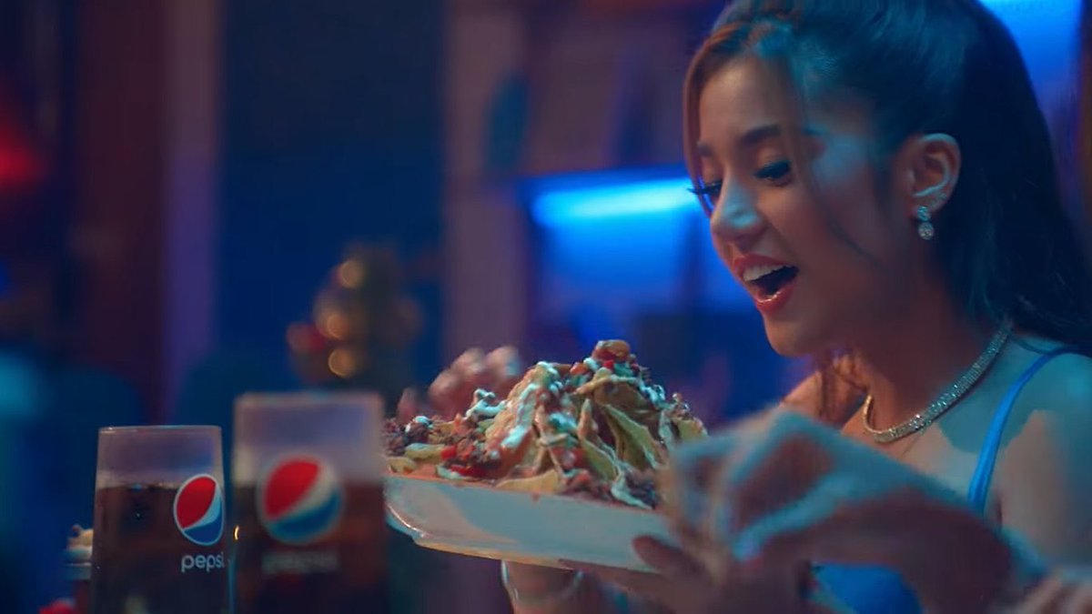 bellelieversofc's tweet photo. .@pepsiphl welcomes one of the newest members of Pepsikada, Belle Mariano! 💙

🔗 https://t.co/MMxU9TrrxB

#PepsiExtraSarapXmas 
#BelleMariano @bellemariano02 https://t.co/LTn0pTO88W