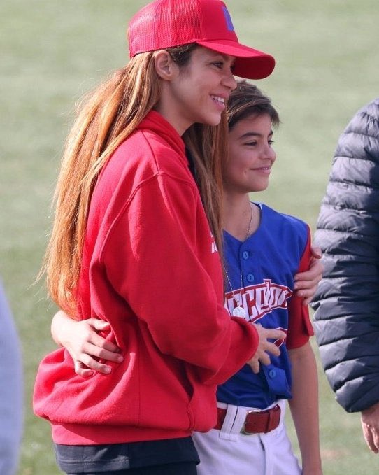 ShakiraMedia on Twitter "Shakira with her son Milan during his last(02)