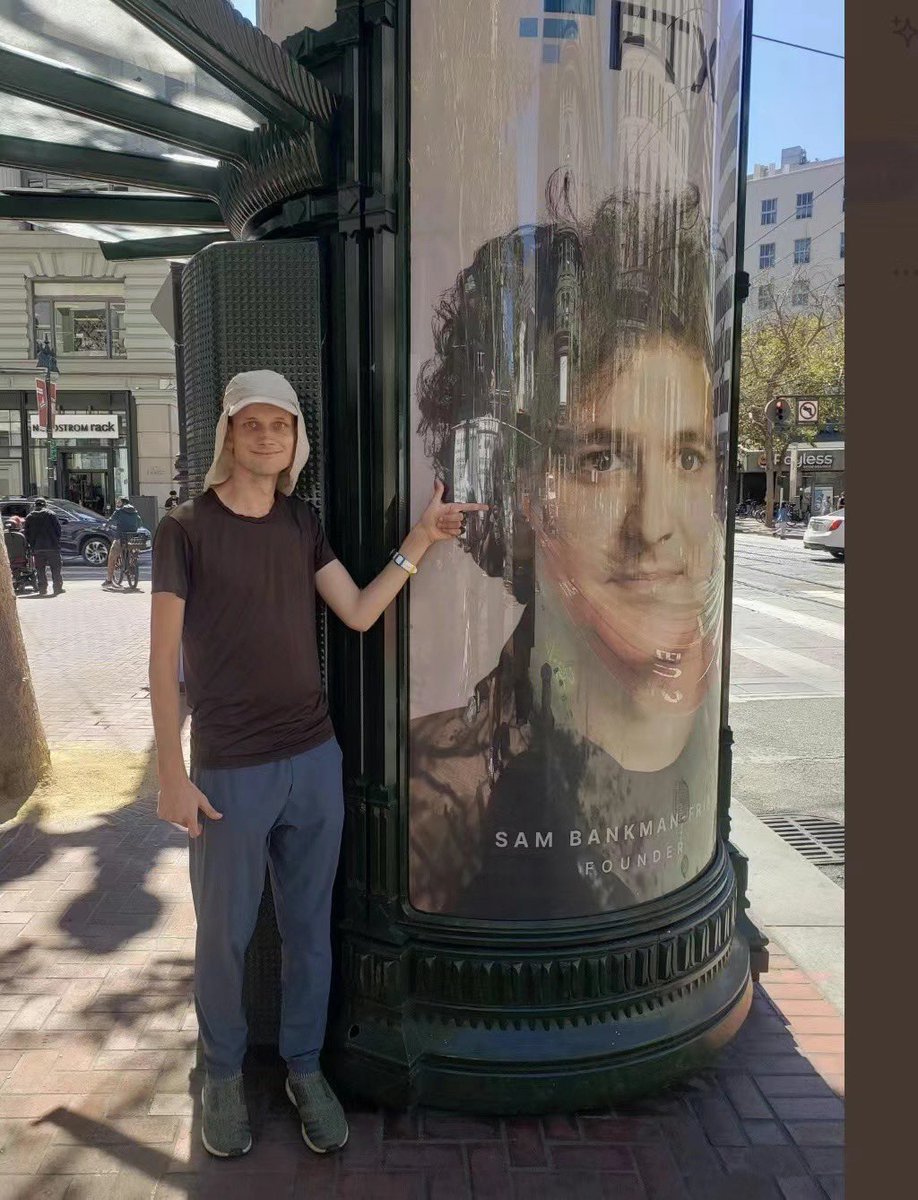 crypto_hasson's tweet photo. @VitalikButerin  Showed what is decentralized @SBF_FTX https://t.co/D0sARryNGT