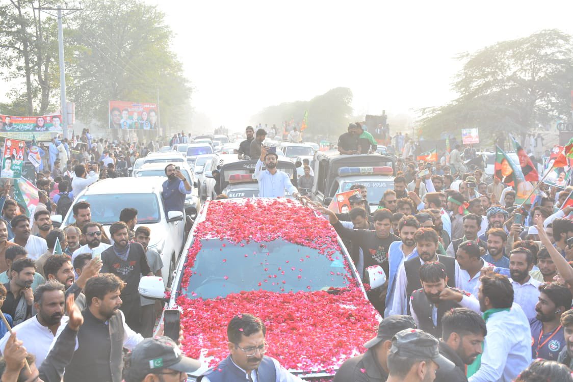 Grand welcome of secretary general Respected Asad Umer <a href="/Asad_Umar/">Asad Umar</a> in Jhang <a href="/PTIofficial/">PTI</a>