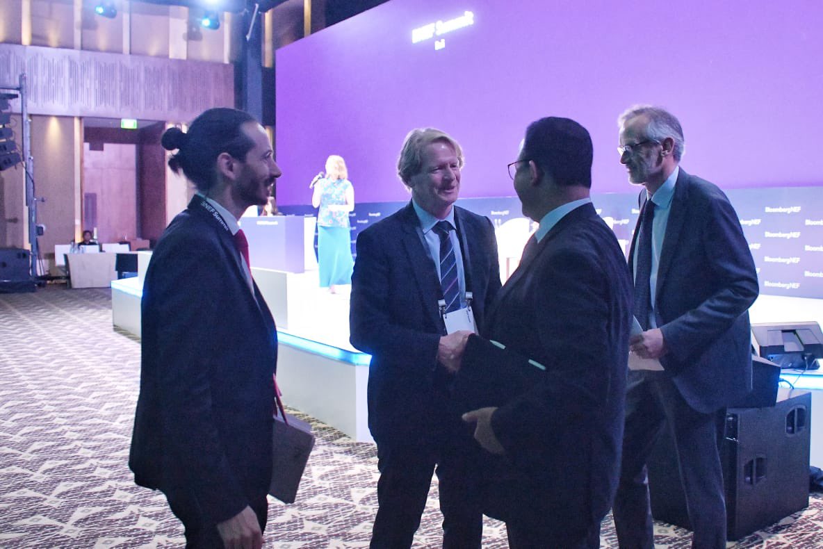 aniesbaswedan's tweet image. Sebuah kehormatan diundang sebagai pembicara dalam acara Bloomberg NEF Summit, salah satu side event di G20 dan B20, di Nusa Dua Bali pada hari ini.

Berbagi pengalaman tentang berbagai upaya yang telah dilakukan di Jakarta dalam menghadapi perubahan iklim.

#BNEFSummit