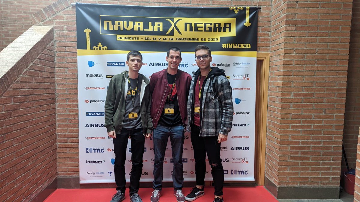 esCERT_UPC's tweet photo. Finalitza la @NavajaNegra_AB
Ha estat una experiència molt enriquidora! L'Any que ve hi tornem segur! #nned10
@bepernapat @MCatrisse @oriol366 https://t.co/4jFT4KSV1B